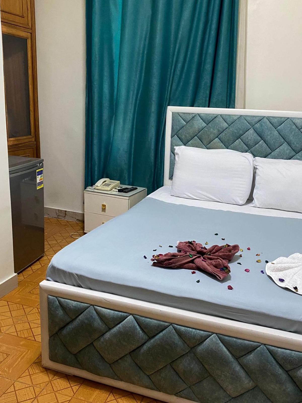 New Abdeen Palace Hostal *